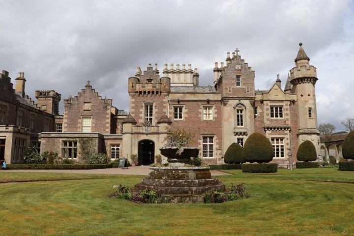 Taste The Best Edinburgh Pubs